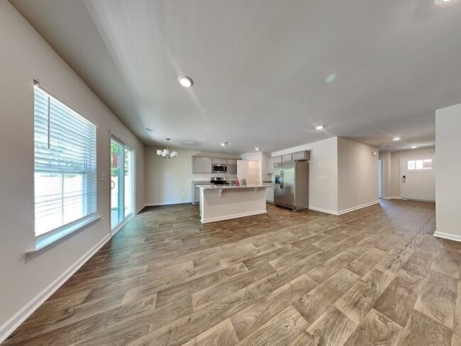 Photo - 306 Crooked Pne Ct