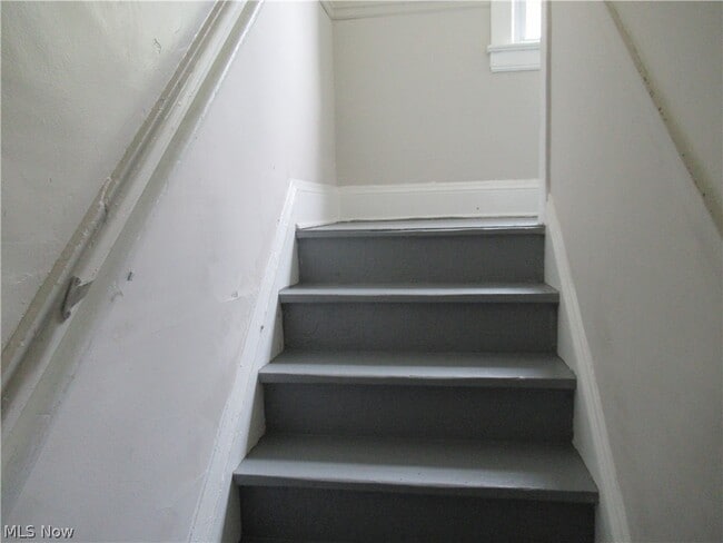 2080 Halstead Ave Unit 2