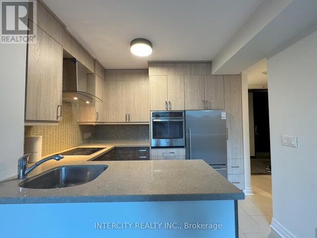 Photo - 70 Alexander St Unit 201