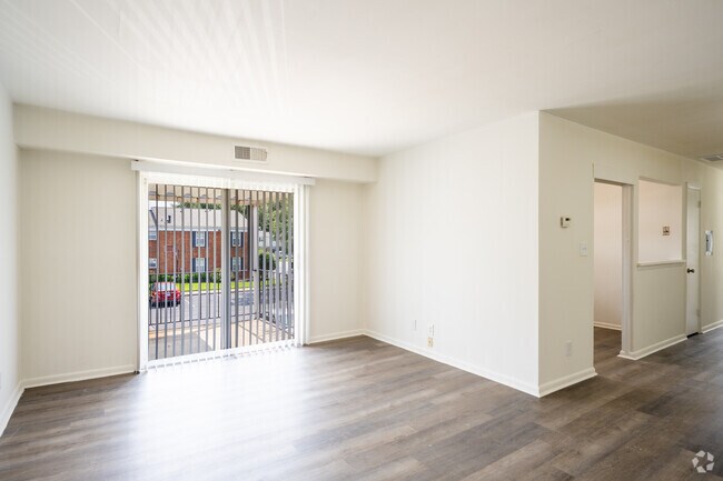2BR, 1.5BA - Living Room