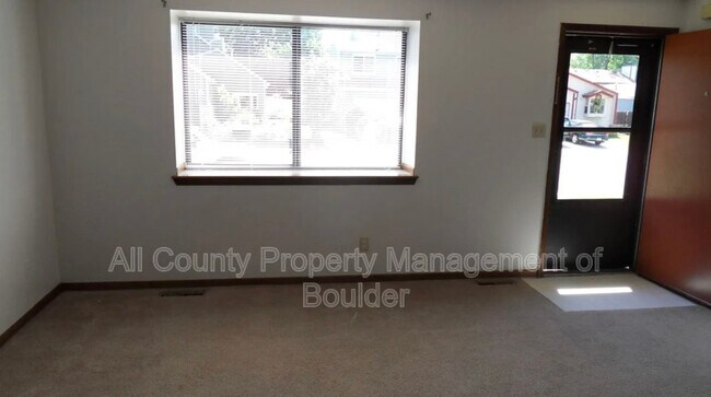 Photo - 1341 Emery St