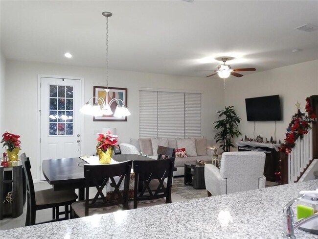 Photo - 2429 Varenna Loop