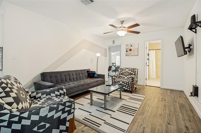 Photo - 2214 Pine St