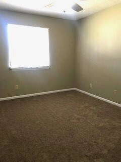 Photo - 941 Applewood Ln