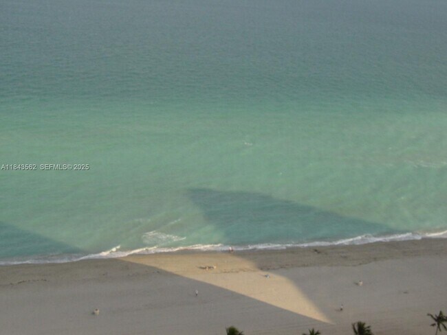 Building Photo - 2201 S Ocean Dr Unit 2807