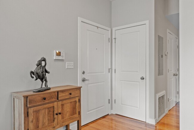 Photo - 99 Essex St Unidad 6