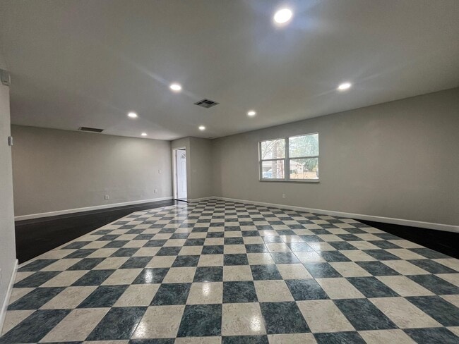 Photo - 838 SE Proctor Ln