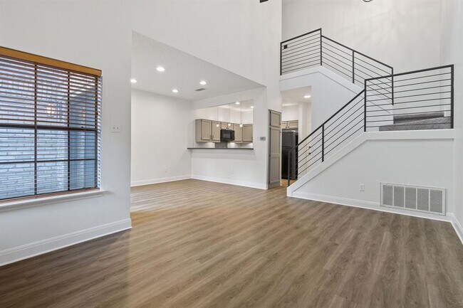 Photo - 10819 Crown Colony Dr Unit 22