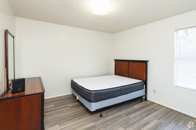 1BR, 1BA - 559SF - Bedroom - Peach Place