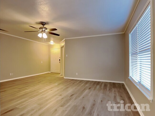 7454 Myrtle Trail