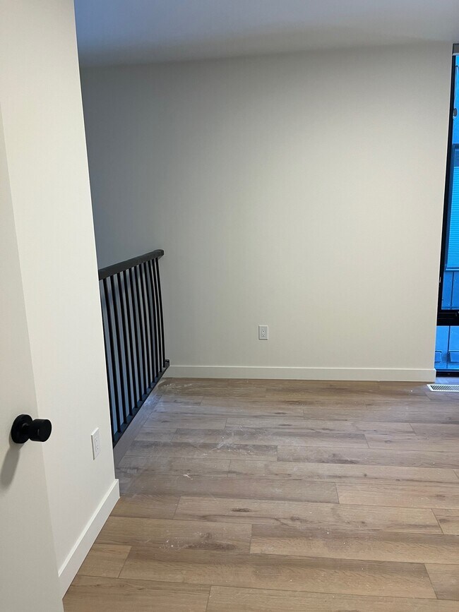 Photo - 238-238 Wellington Crescent Unité 3