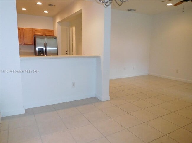 1727 San Benito Way