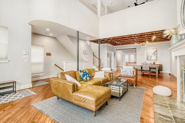 Photo - 903 Hartman St