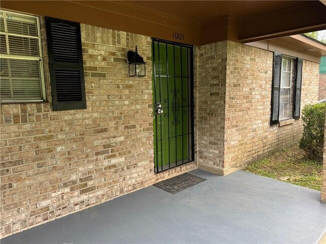 Photo - 1005 Navco Rd