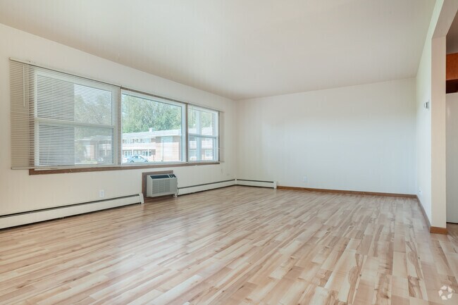 2BR, 1BA - 930SF - Living Room