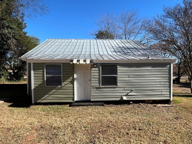 Photo - Cozy 2-Bedroom, 1-Bathroom Home