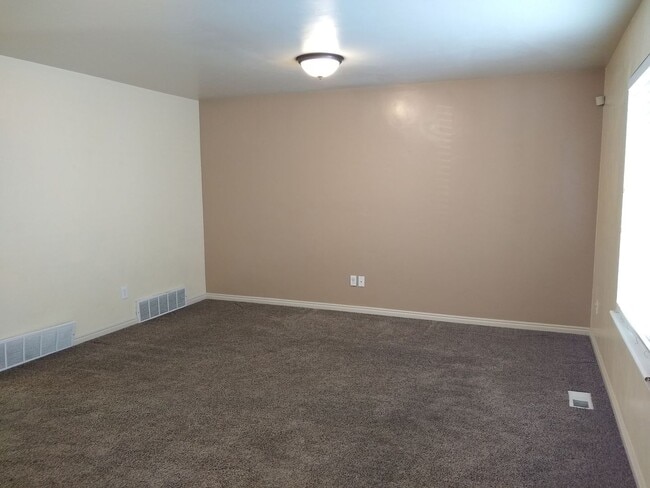 Photo - BEAUTIFUL 4 BED 2.5 BATH HOME FOR RENT IN LEHI!!!