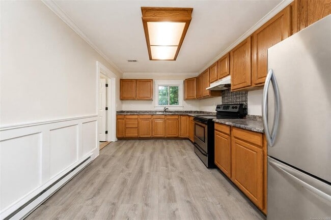 104 Schenck Dr