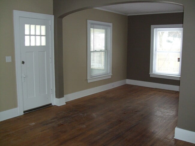 Living Area 1 - 201 Fuller Ave NE