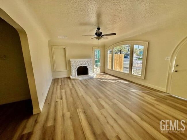 Photo - 220 Pacific St