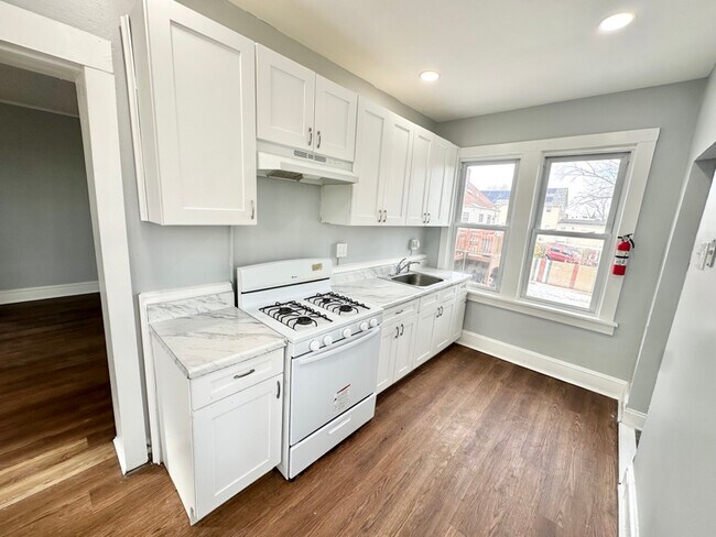 Photo - 86 S Fulton St Unit 2