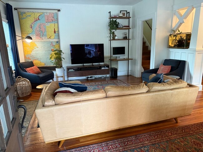 Photo - 557 7th Ave N