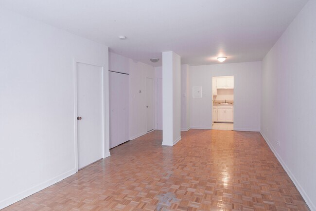 Photo - 2400 Av. Van Horne Unit 211