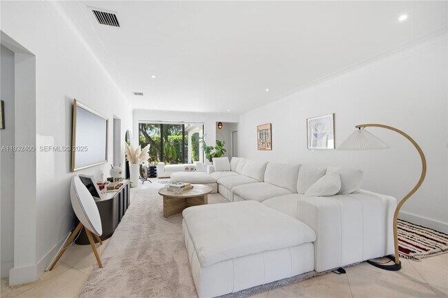 Photo - 2489 Meridian Ave