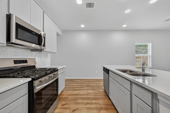 Building Photo - 8304 Bristlecone Pne Wy