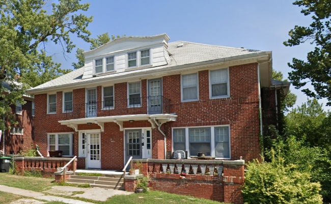 Building Photo - Coming Soon - Midtown 4 Bedroom Townhome