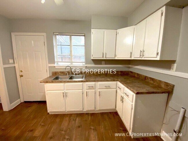 Photo - 1032 N Evergreen St