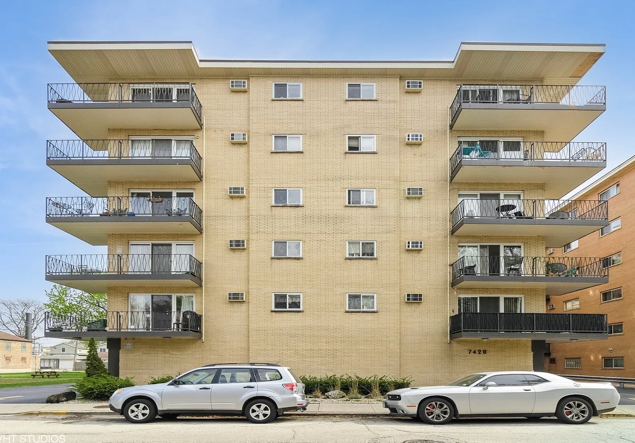 Photo - 7428 Washington St