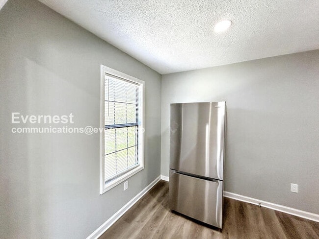 Photo - 5014 Shubert Cove