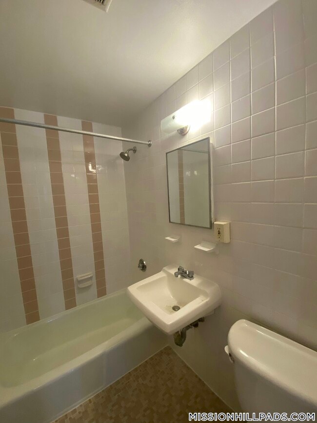 Building Photo - 74 S Huntington Ave