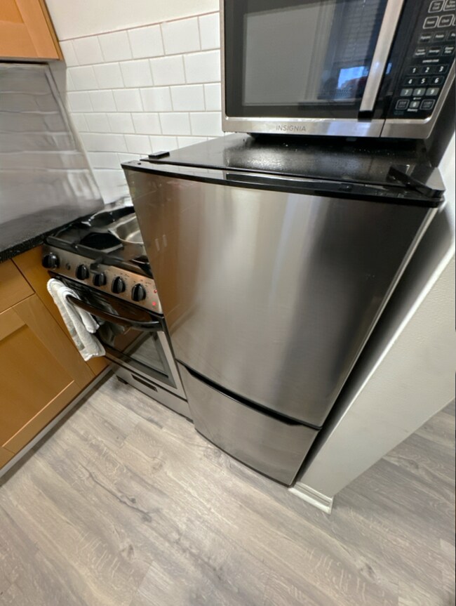 Photo - 496 Montrose Ave - 26 Unit 26