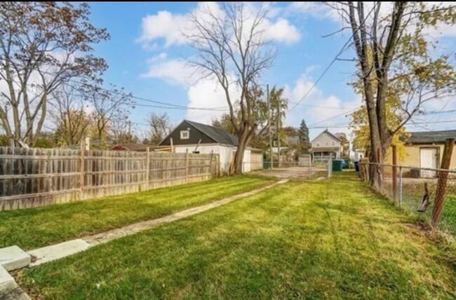 Photo - 402 S Richardson Ave