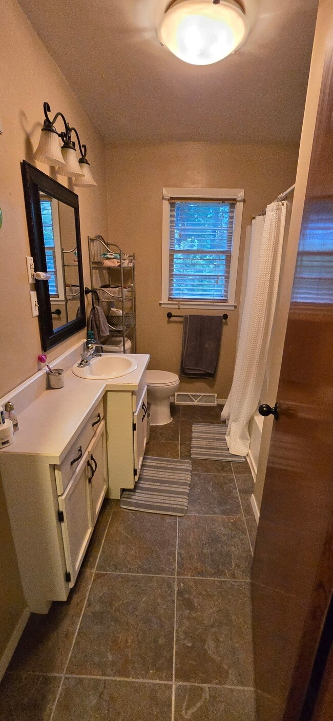 Photo - 205 Elm St
