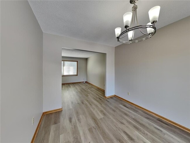 Photo - 11051 Quebec Ave N