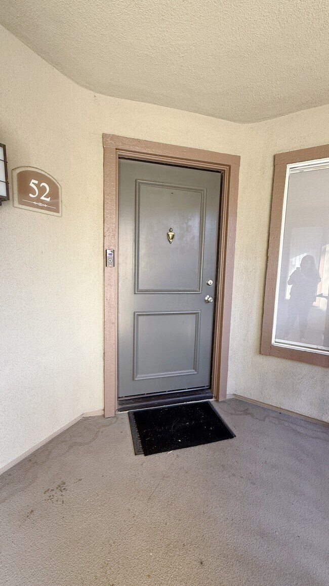 2800 Keller Dr Condo Unit 52 Condo for Rent in Tustin, CA