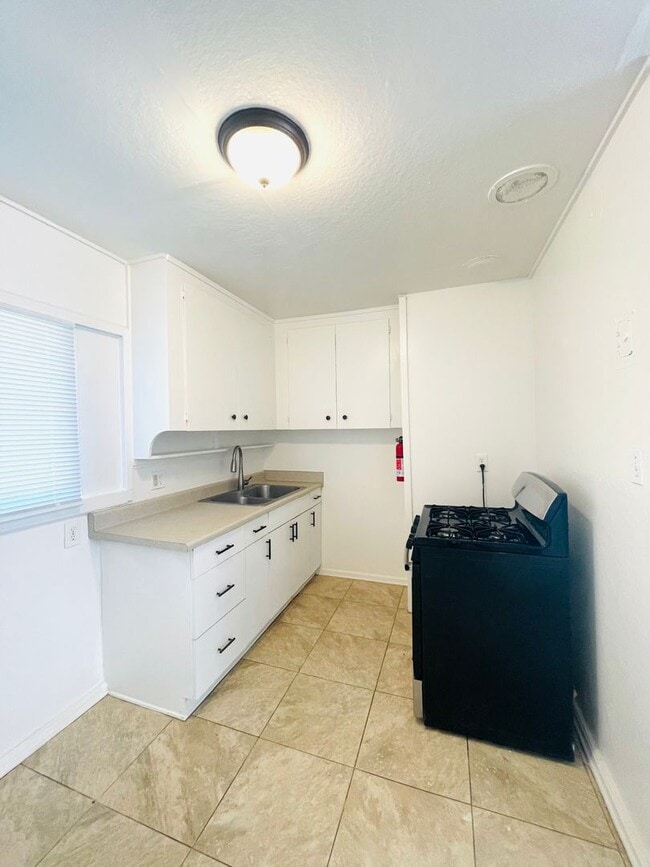 Photo - Santa Paula Apartments