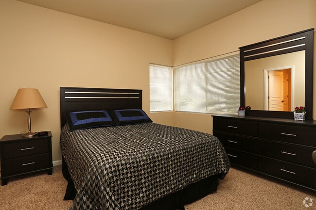 Tabor Pointe Apartments