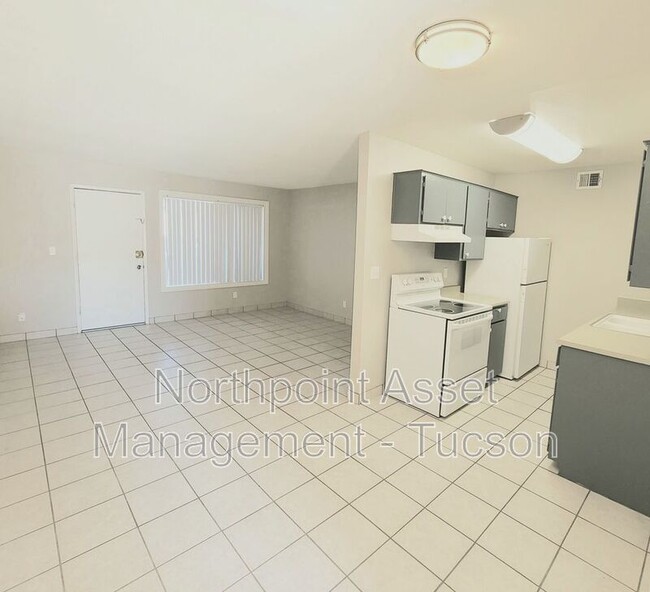 Photo - 3993 N Campbell Ave Unidad Apt 2203