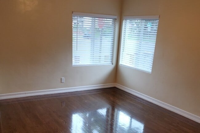 Photo - 421 N Ditmar St Unit A