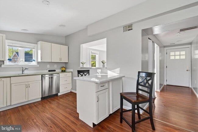 Photo - 34017 Welbourne Rd