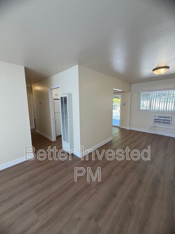 Photo - 206 Rosemary Ln