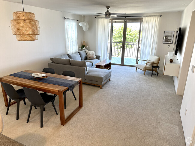 Building Photo - 1400 Limahana Cir Unit Opukea at Lahaina D201 Rental