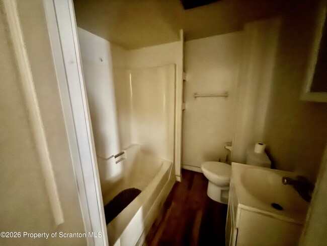 Photo - 307 School St