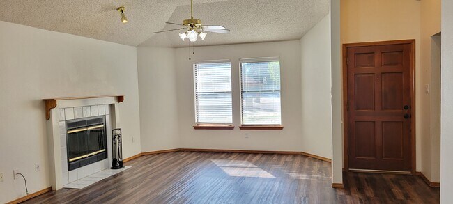 Photo - GREAT HOME IN NE CLOVIS NEAR MESA ELEMENTARY