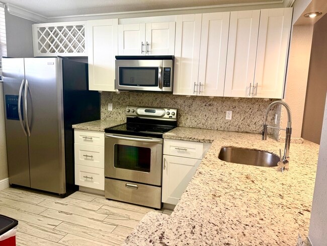 Photo - 111 Lake Emerald Dr Unit 404