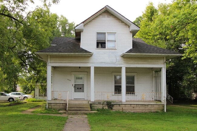 Building Photo - PRELEASING for AUGUST! Close to Campus Unit 1515 Apt. A
